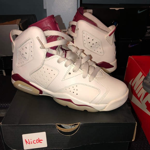 Jordan Shoes - Size 5.5 maroon retro 6